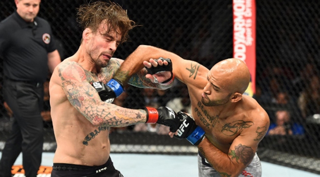 CM Punk perdió por decisión unánime en el UFC 225 en Chicago