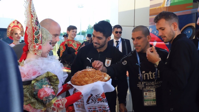 Uruguay aterrizó en Rusia liderado por Luis Suárez