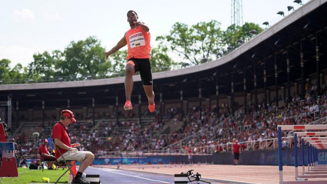 Joven cubano realizó histórica marca en salto largo que no podrá ser homologada