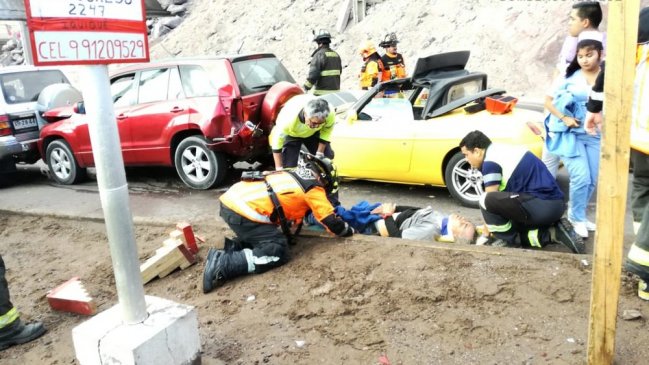 Colisión múltiple dejó un lesionado en Iquique
