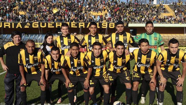 Fernandez Vial festejará sus 115 años de historia ante Peñarol y homenajeará a Nelson Acosta