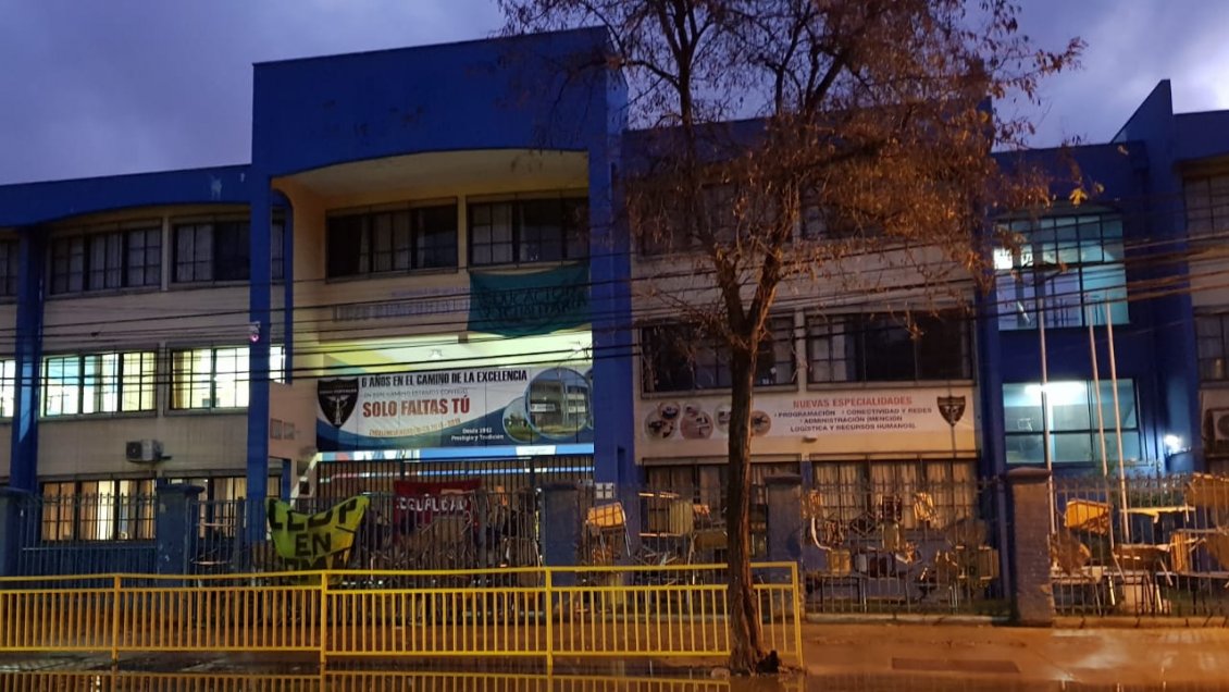 Rancagua: Estudiantes del Liceo Diego Portales deponen toma tras seis días