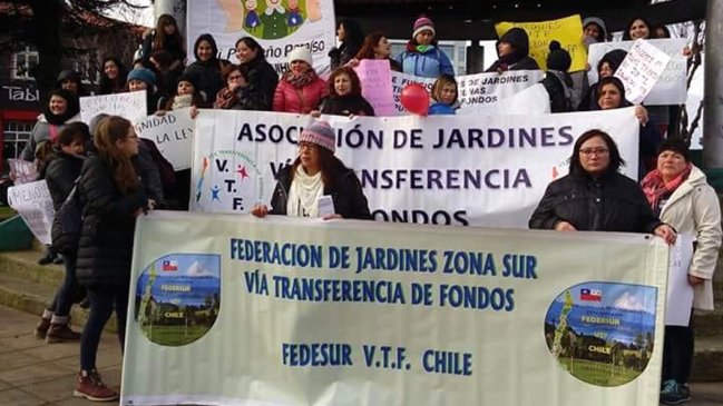 Puerto Montt: Trabajadores de jardines infantiles protestan por cambios contractuales