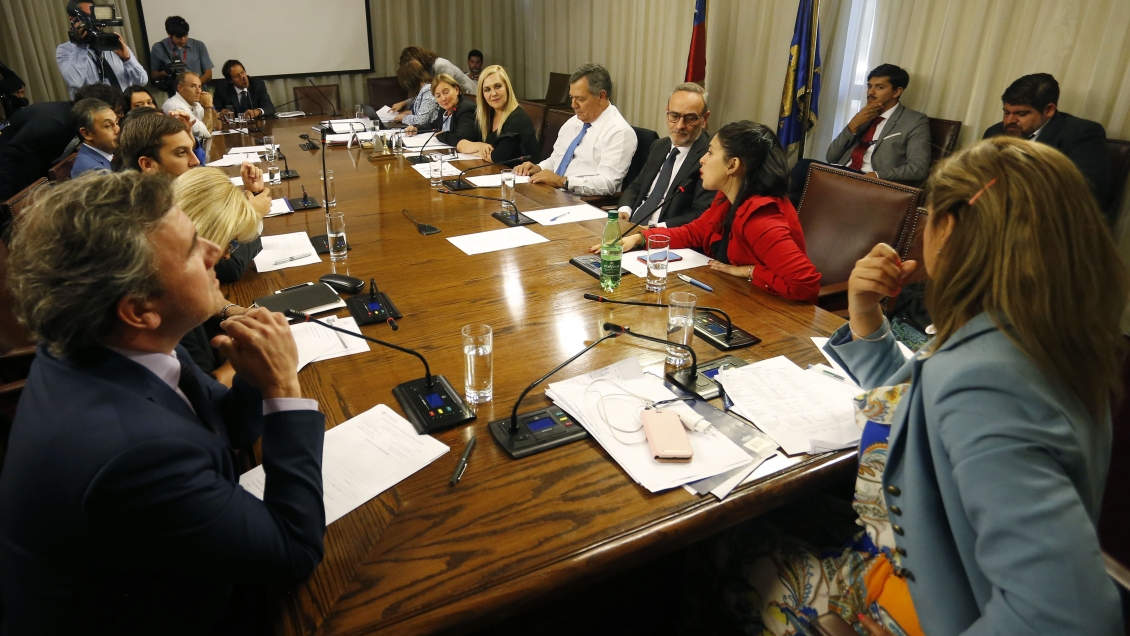 Diputados aprobaron indicación que abre la puerta a la adopción homoparental