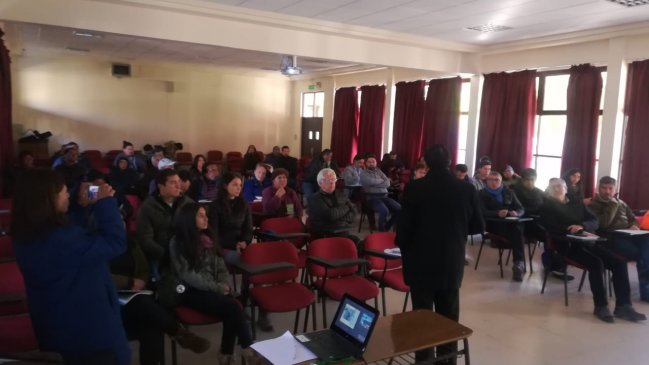 Organizaciones de La Higuera se reúnen con parlamentarios de oposición por Minera Dominga