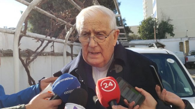 Obispo Goic tras incautación de documentos: Entregué la información requerida