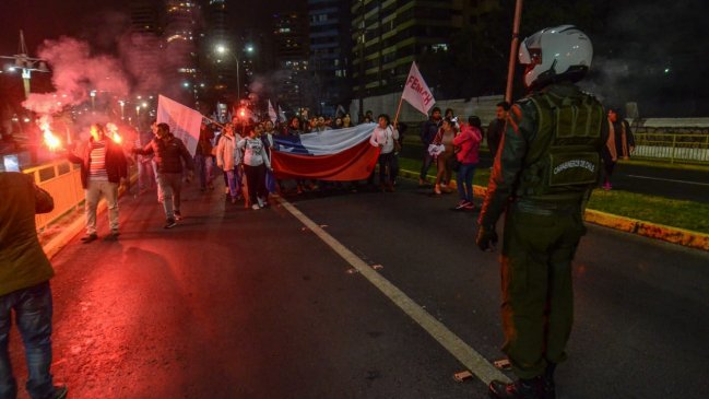 Manipuladoras de alimentos encabezaron protesta ante visita del Presidente Piñera a Iquique