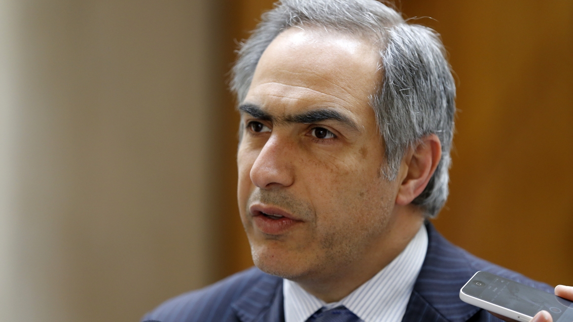 Francisco Chahuán evalúa acciones legales por filtración de críticas a Piñera y ministra