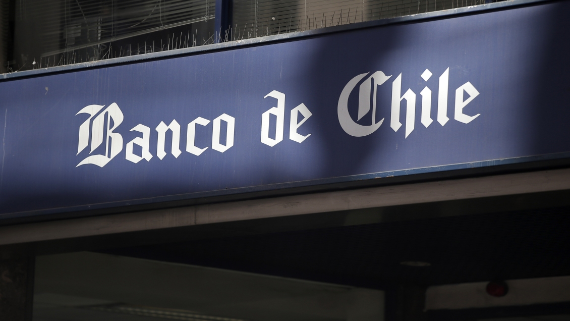 Banco de Chile compensará a clientes por cobros excesivos: Son 30 millones de dólares