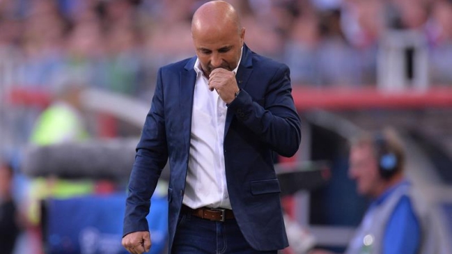Argentinos dispararon con todo en redes sociales contra de Sampaoli y pidieron su salida