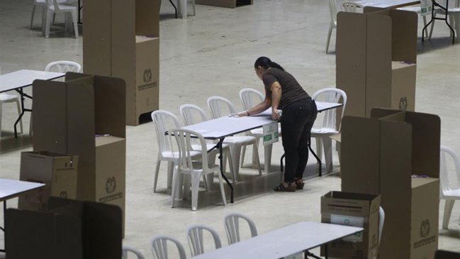 Del porno al bioterrorismo: Las noticias falsas acechan previa de las presidenciales de Colombia