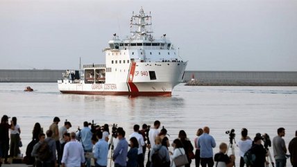 Refugiados del Aquarius comienzan a llegar a España