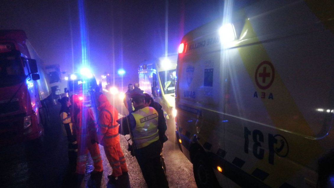 Densa neblina provocó colisión múltiple de 4 vehículos en Chillán Viejo