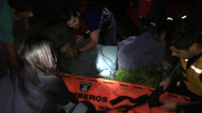 Hombre se lanzó al Río Bueno: Fue rescatado con hipotermia