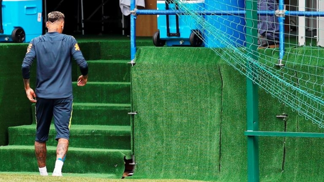Neymar prendió las alarmas al dejar la práctica de Brasil