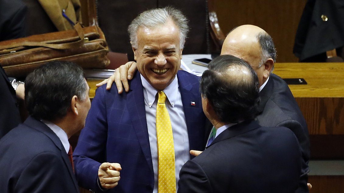 No prosperó la acusación constitucional contra el ministro Emilio Santelices