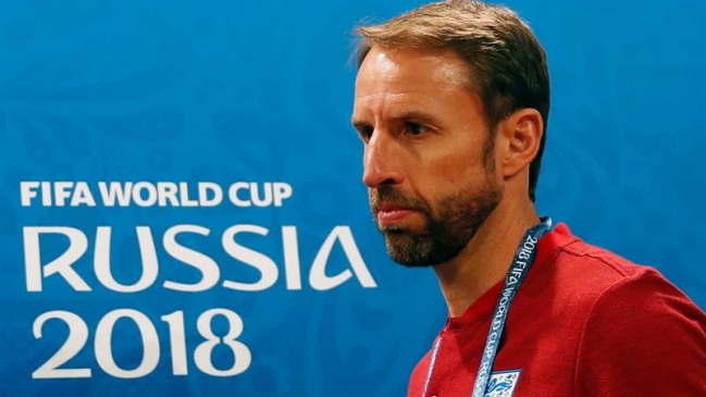 El entrenador de la selección de Inglaterra se dislocó un hombro