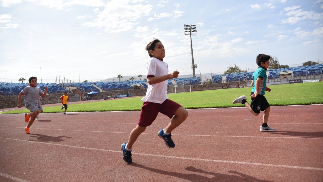 Escuela Ricardo Silva Arriagada se quedó con el campeonato escolar de atletismo de Arica