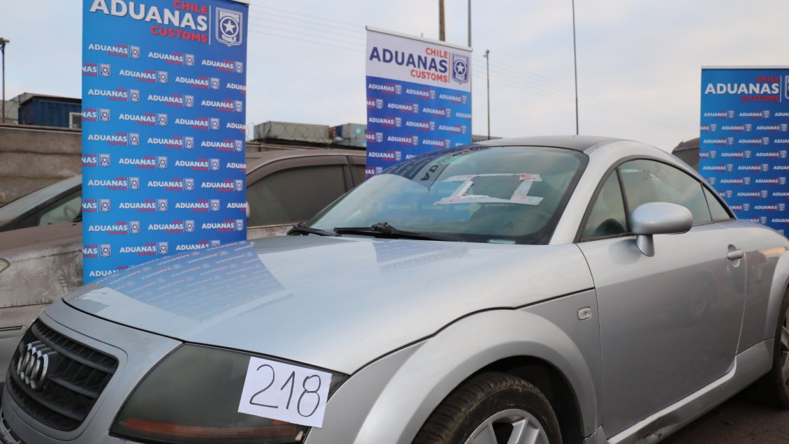 Desde espejos de lujo hasta autos rematará Aduanas en Iquique