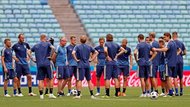 Suecia perdió a tres jugadores para el duelo ante Alemania por intoxicación