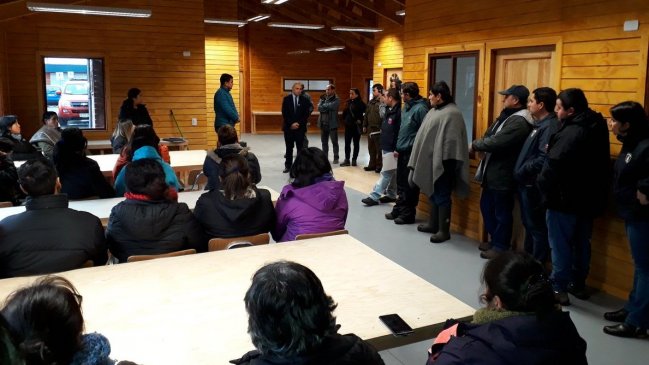 Continúa alerta amarilla: Gobernador del Ranco de reunió con vecinos de sector cercano al Cordón Caulle