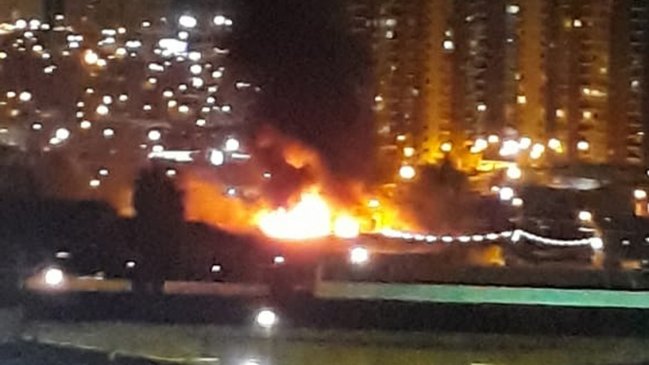 Incendio afectó a locales comerciales en Iquique