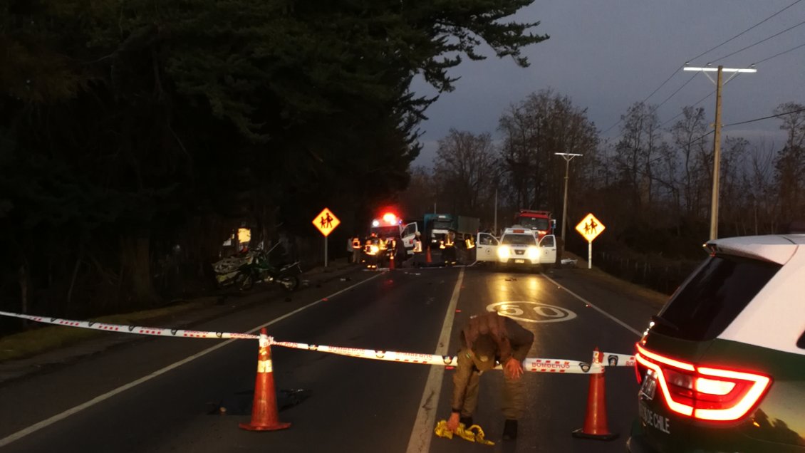 Ñuble: Colisión entre un camión y un vehículo deja un fallecido
