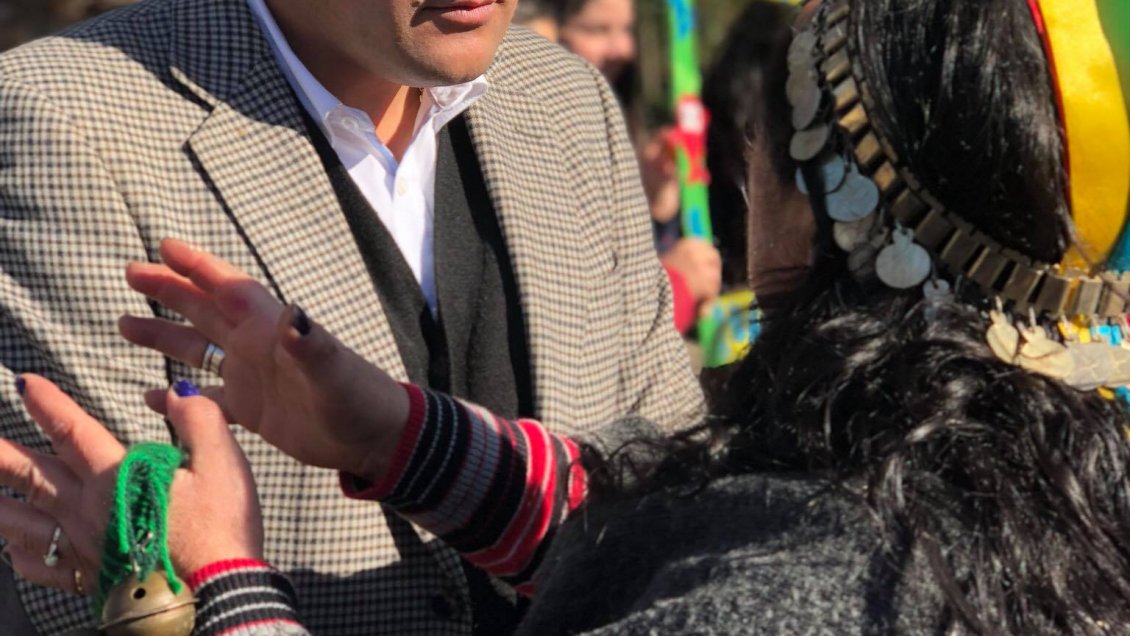 Linares: Alcalde compromete creación de Oficina de Asuntos Indígenas en la ciudad