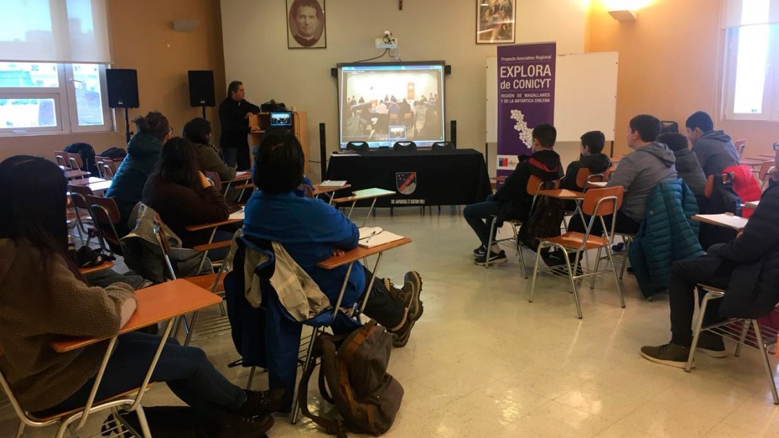 Punta Arenas: Escolares se capacitaron para participar en torneo de debate