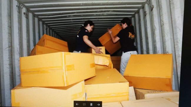 Decomisan más de 9.000 pares de zapatillas falsificadas en Iquique