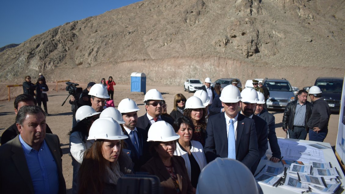 Ministro Ward reconoce demora en el nuevo terminal de buses de Copiapó
