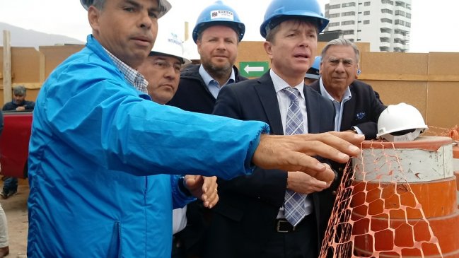 Iquique: Subsecretario Felipe Salaberry visitó obras de reparación de Piscina Alcalde Godoy