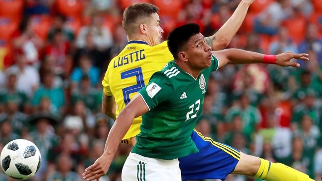 Mexicano Gallardo recibió la amarilla más rápida en la historia de los Mundiales