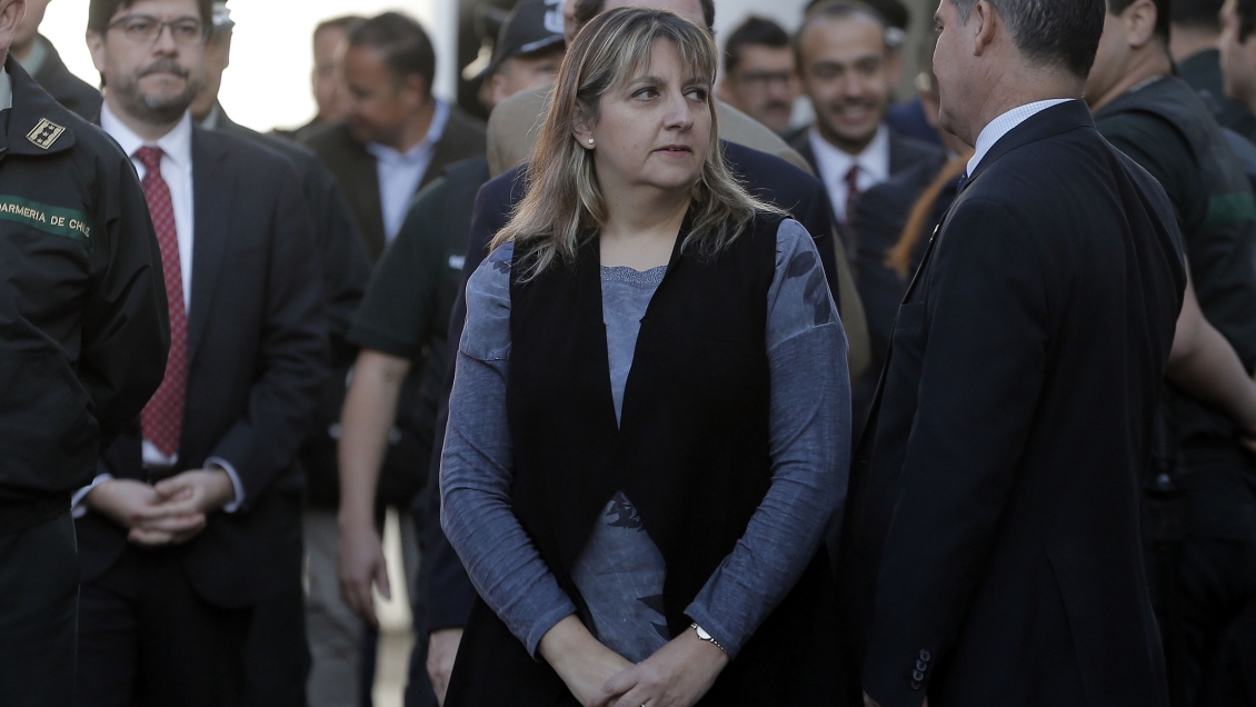 Funcionarios de Gendarmería: La directora es arrogante y se cree patrona de fundo