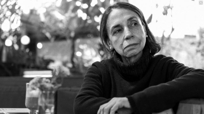 Elvira Hernández gana Premio Iberoamericano de Poesía Pablo Neruda