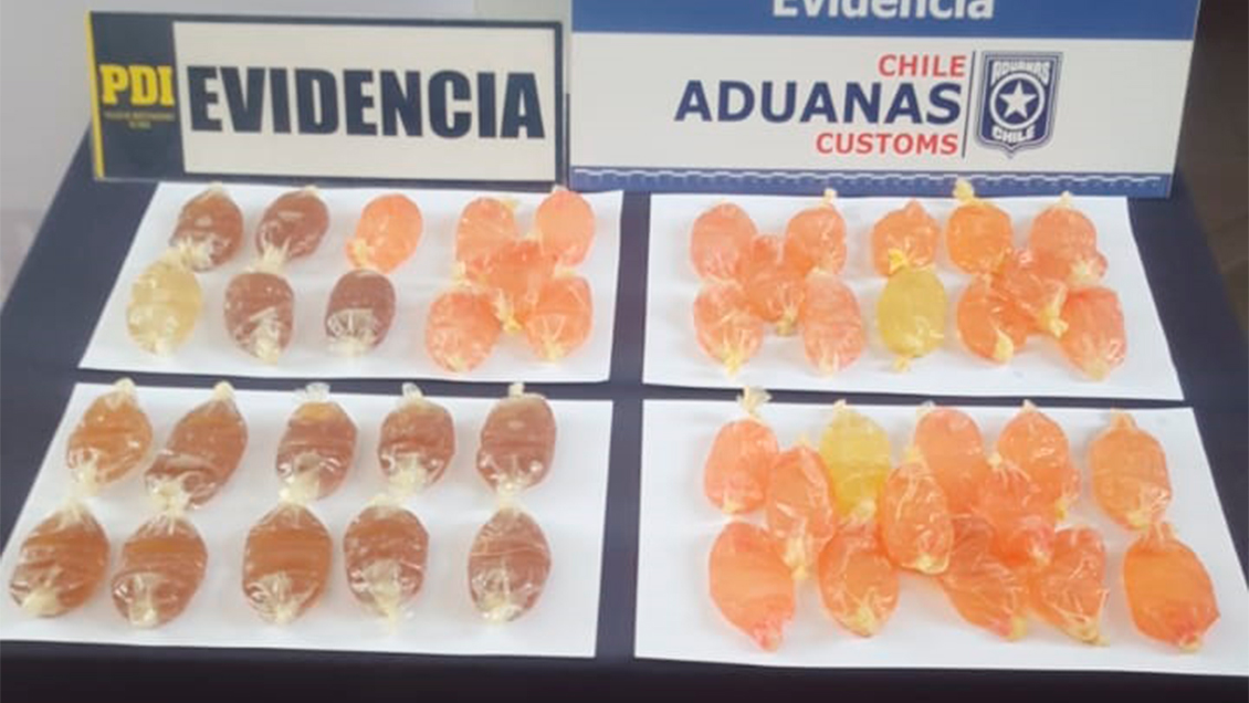 En prisión preventiva quedaron dos mujeres que transportaban 123 ovoides de cocaína