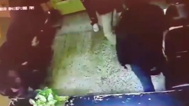 Captan el violento crimen de joven argentino que vivía en su auto