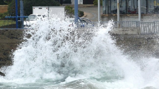 Las marejadas afectarán a toda la costa del país: Onemi decretó alerta preventiva
