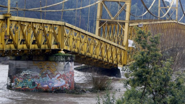 Presidente Piñera alertó que hay 14 puentes de más de 40 metros que están en riesgo