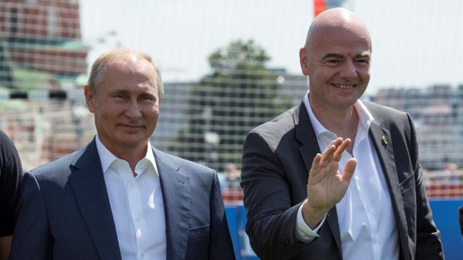 Gianni Infantino defendió otra vez el VAR por ayudar al fútbol a ser 