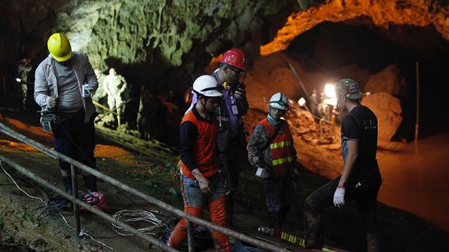 Intensifican búsqueda: Niños cumplen seis días atrapados en una cueva en Tailandia