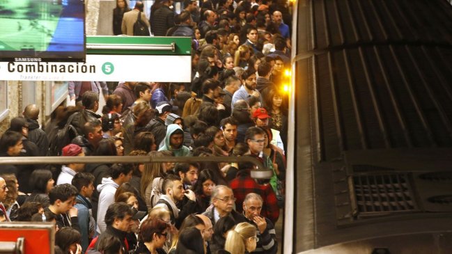 Metro operó con servicio parcial en la Línea 5