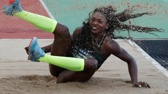 Colombiana Caterine Ibargüen dominó el salto triple en París