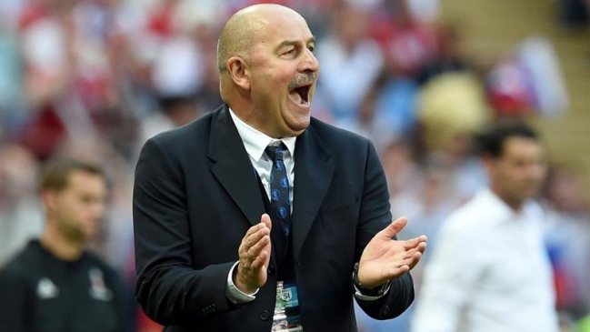 El notable gesto del técnico de Rusia con un periodista peruano tras victoria sobre España