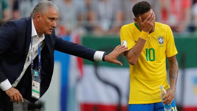 Tite protegió a Neymar de las críticas de Osorio: 