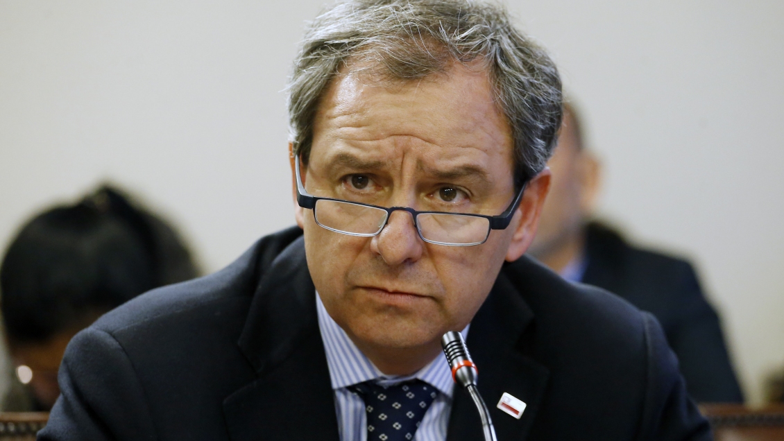 Ministro Varela cree excesivo quitar la gratuidad a alumnos que hagan destrozos