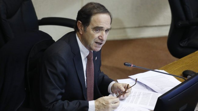 Ministro de Justicia: Hay que cerrar el Sename lo antes posible