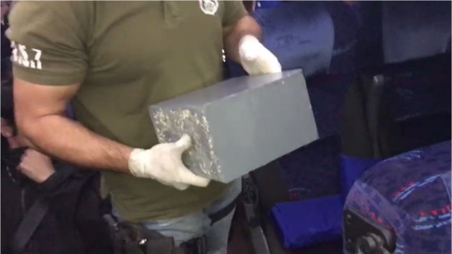 Arica: Carabineros halló cuatro kilos de cocaína bajo el asiento de un bus