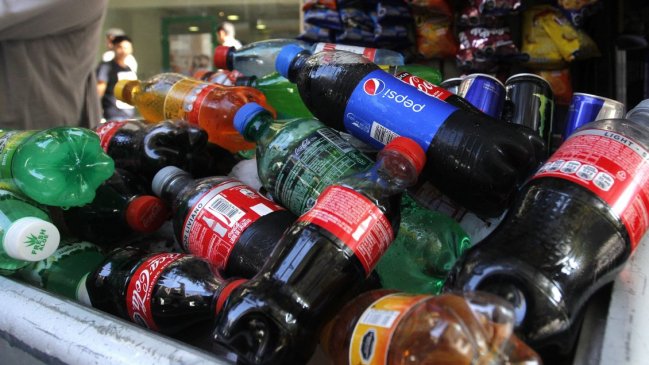 Consumo de bebidas azucaradas bajó 21,6 por ciento tras última alza de impuestos