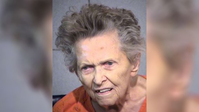 Mujer de 92 años mató a su hijo para no ir a un hogar de ancianos
